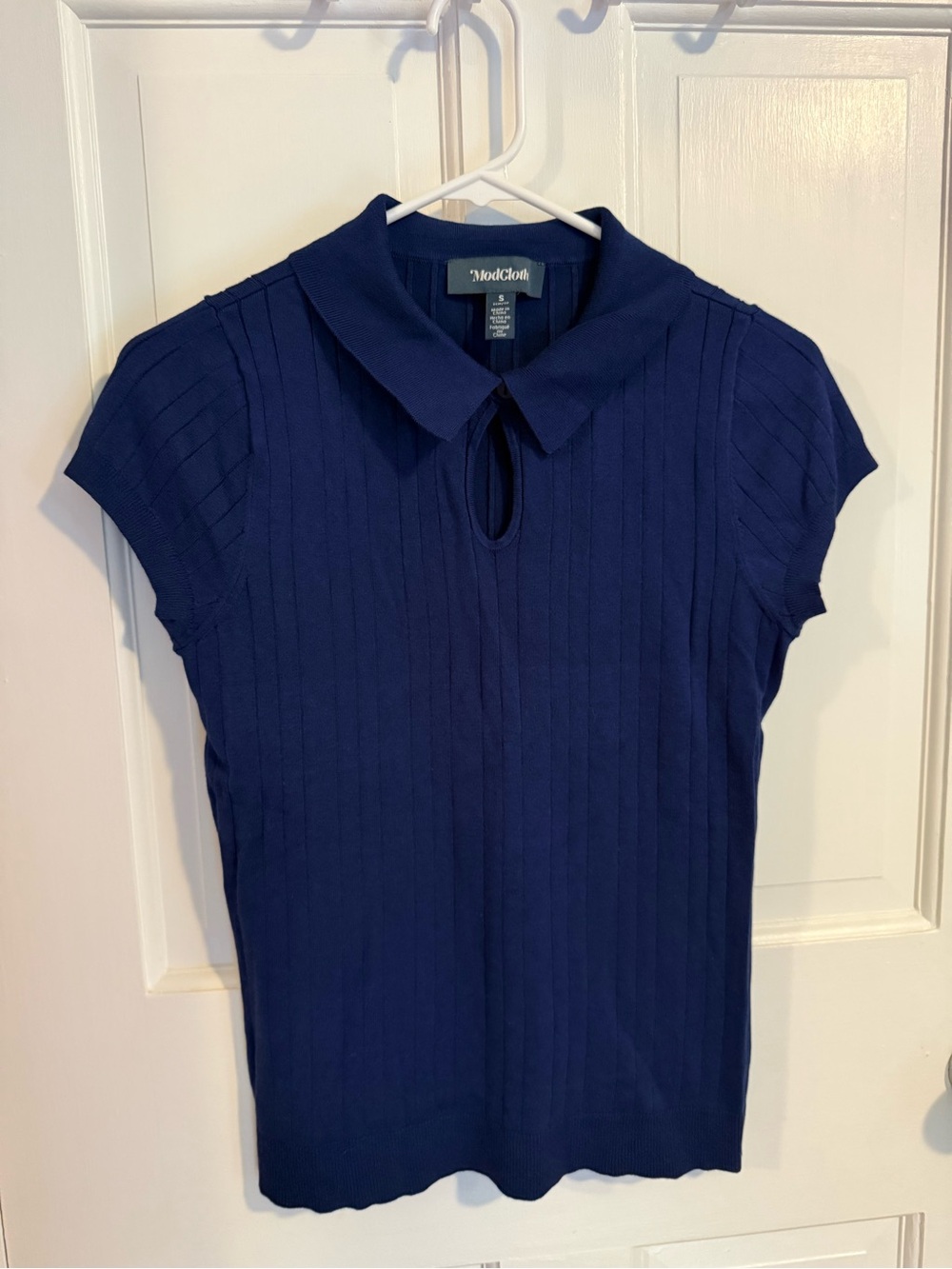 ModCloth Navy Ribbed Keyhole Polo Tank - Picture 1 of 3